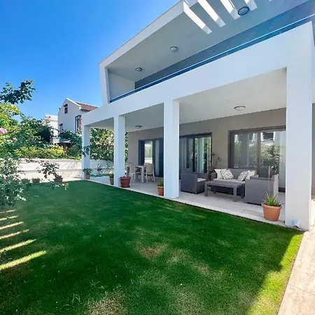Luxurious With Pool Directly By The Sea Βίλα